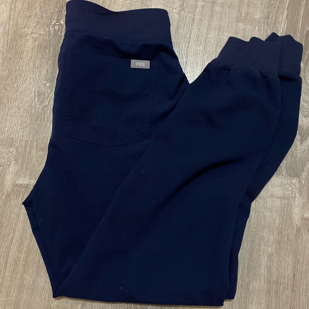 figs navy joggers